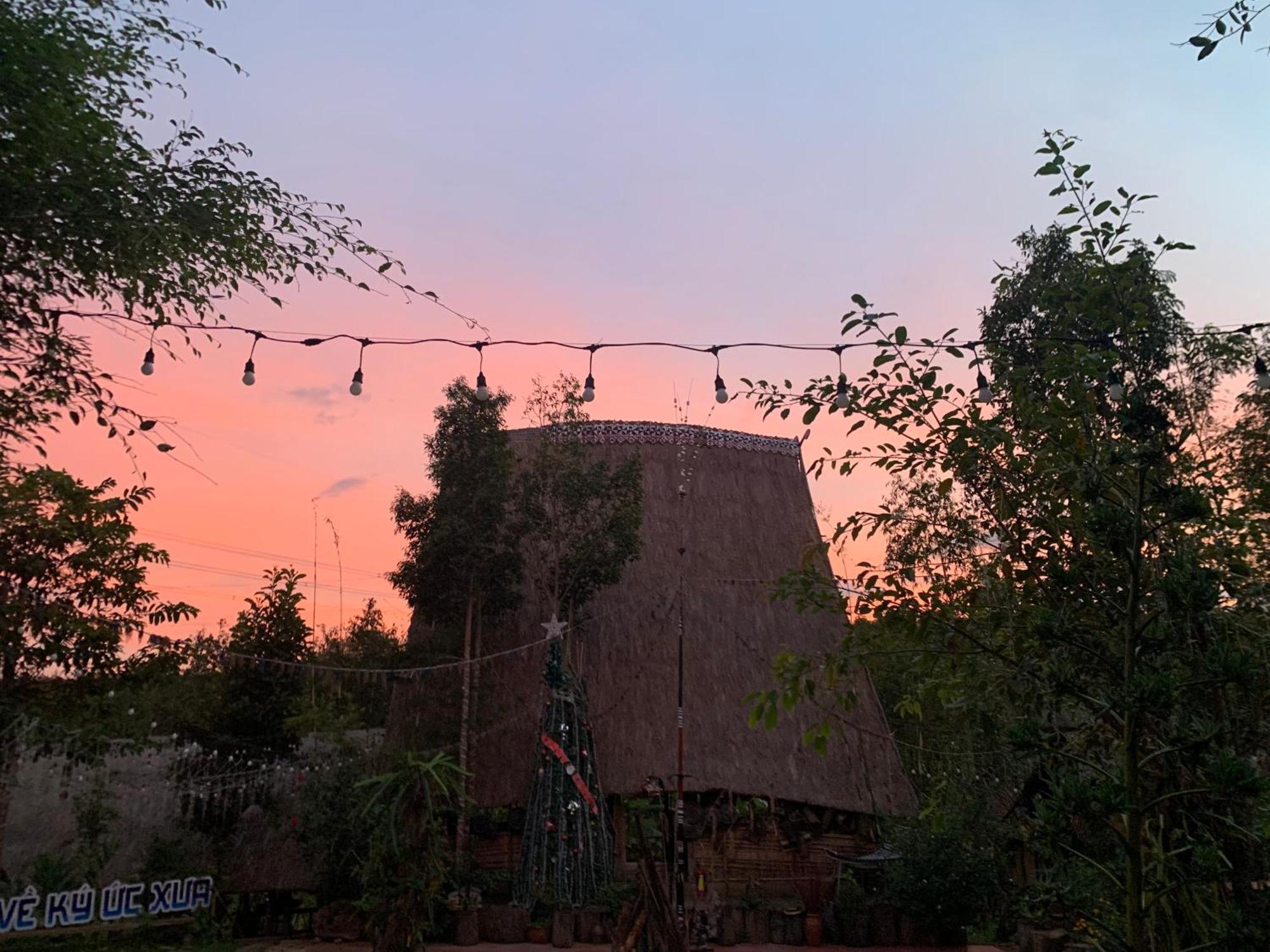 Khu Du Lich Sinh Thai, Nghi Duong Homestay Hoang Anh - Kon Xom Luh Κον Τουμ Εξωτερικό φωτογραφία